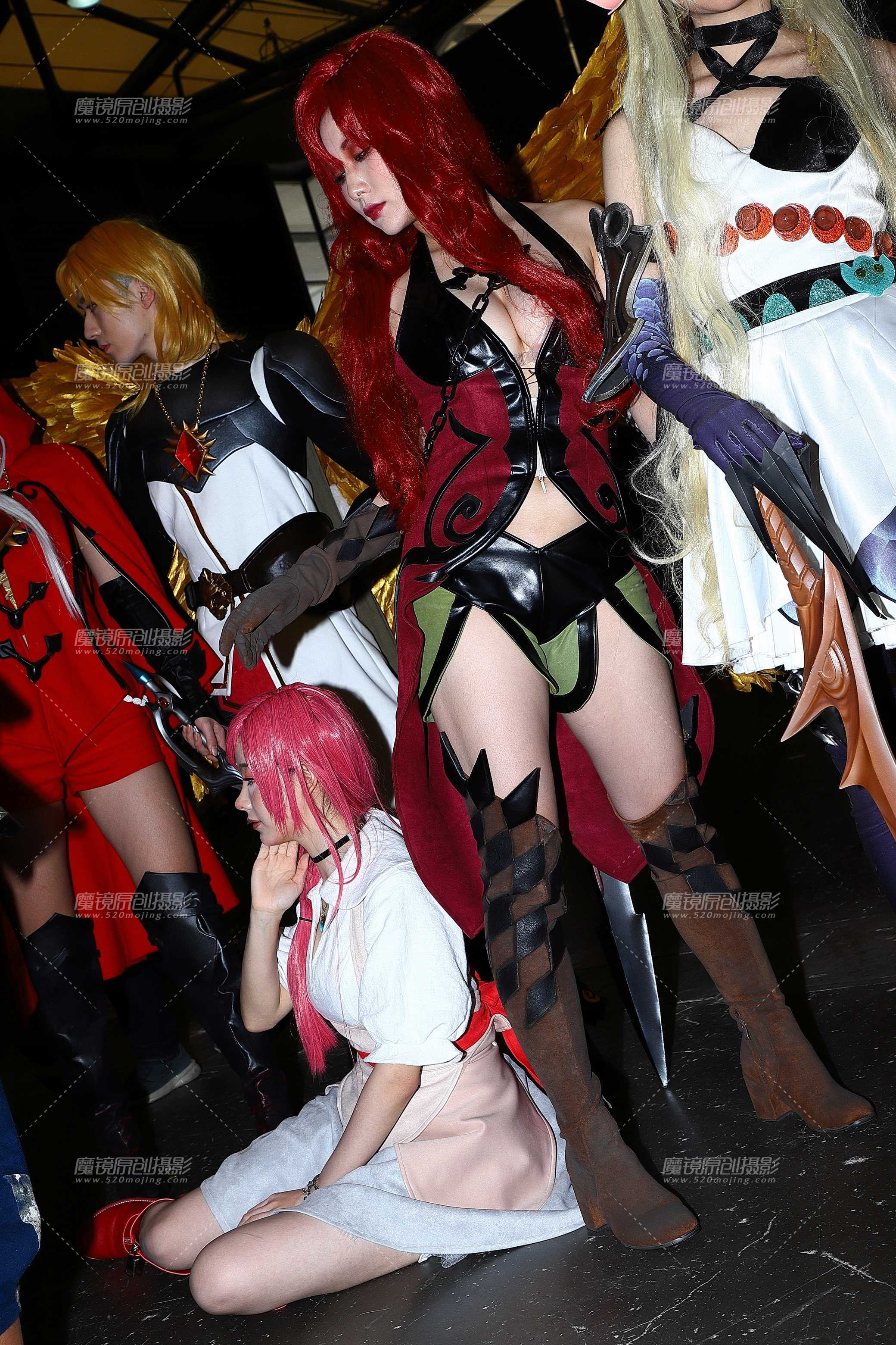 黑色皮衣红发 coser